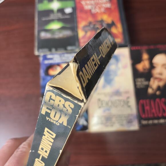 Horror Vhs Lot Of 6 Tapes Steven King Omen Hitcher Vidmark Kino Omen 2 - Picture 2 of 5